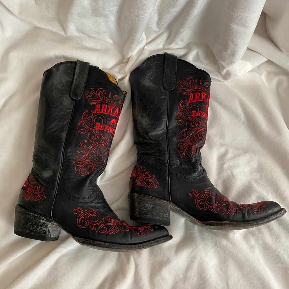 University of Arkansas Razorbacks Gameday Boots - Black Leather Cowboy Boots - Picture 5 of 9